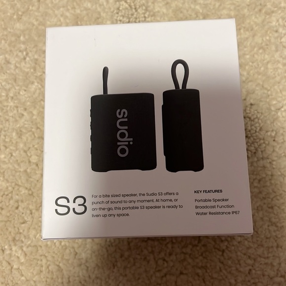 Studio S3 Portable Speaker Broadcast Function Water Resistance IP67 - Picture 3 of 3